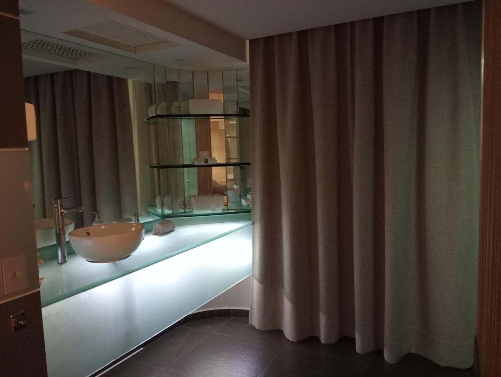 Ramada By Wyndham Mexico City Santa Fe Esterno foto