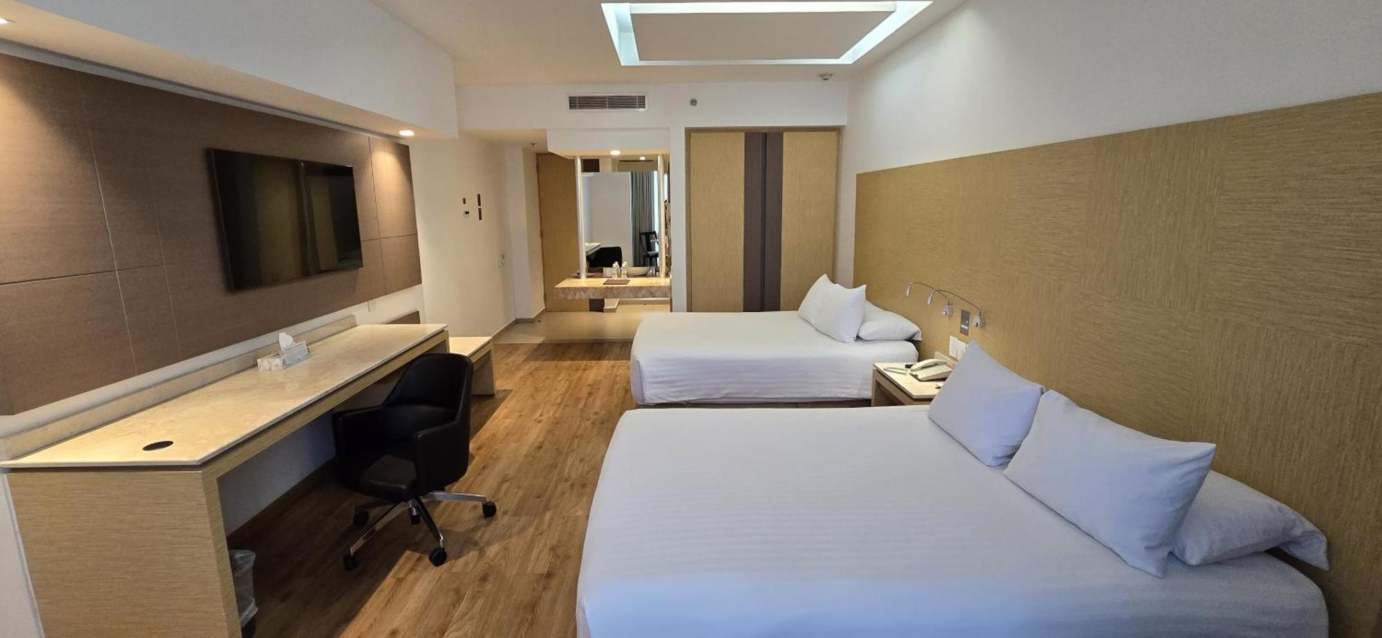 Ramada By Wyndham Mexico City Santa Fe Esterno foto