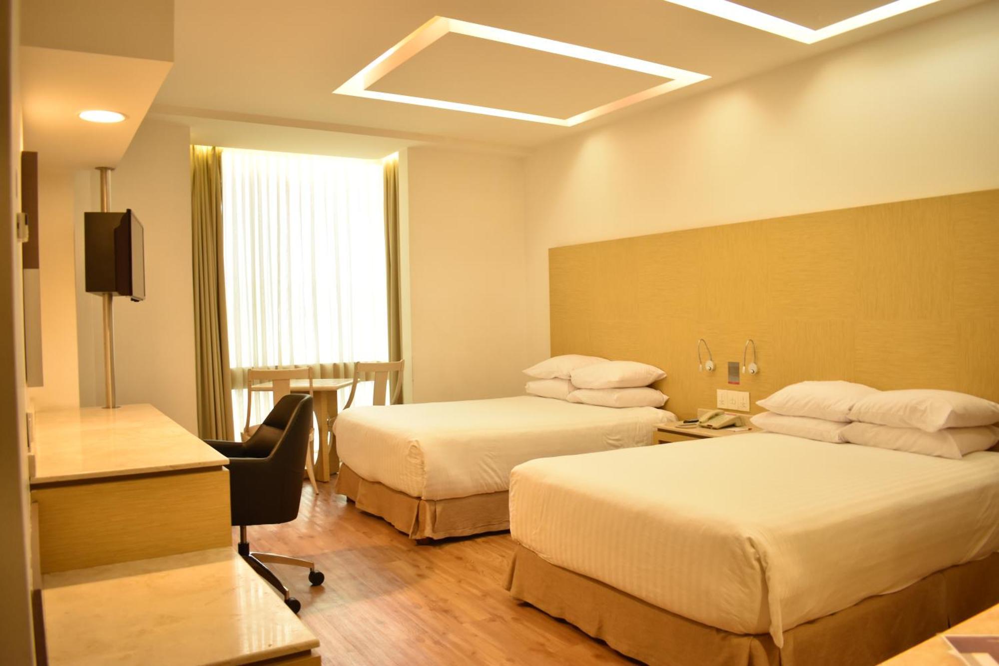 Ramada By Wyndham Mexico City Santa Fe Esterno foto